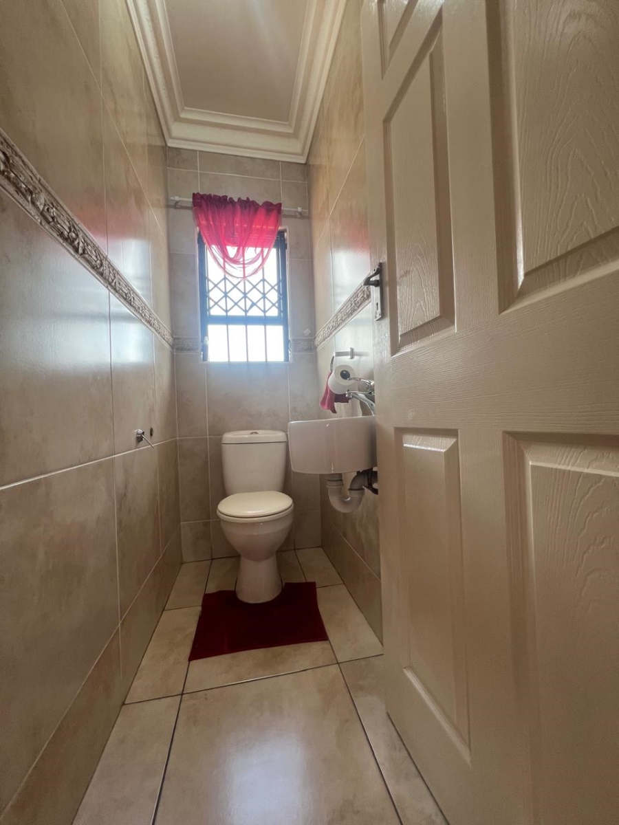 7 Bedroom Property for Sale in Heath Park Eastern Cape